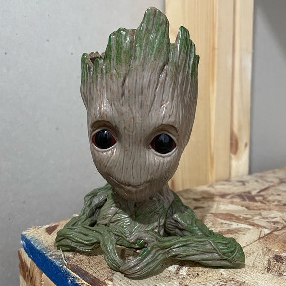 Adorable Baby Groot Tree Man Guardians of The Galaxy Planter or Pen Holder - Picture 2 of 7
